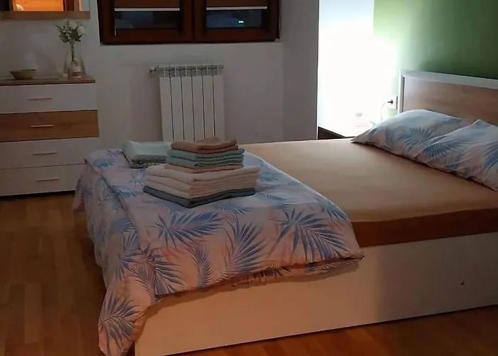 F&M Apartment No 18